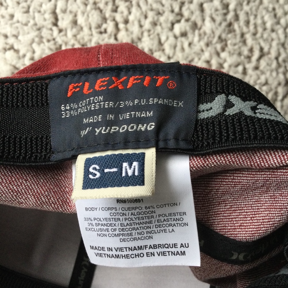Hurley Cotton/Polyester Blend Fitted Cap/Hat - Picture 3 of 3